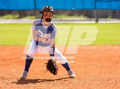 Thumbnail 1 in Cigarroa vs Clark (SAISD Tournament) photogallery.