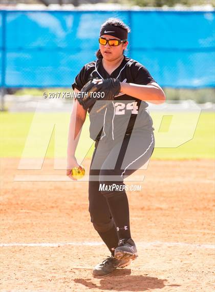 Thumbnail 2 in Cigarroa vs Clark (SAISD Tournament) photogallery.