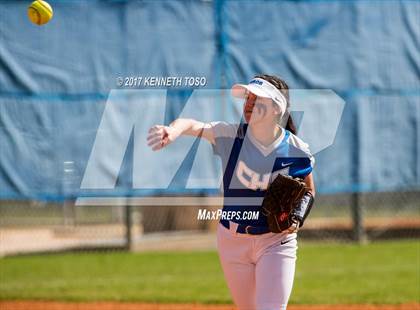 Thumbnail 3 in Cigarroa vs Clark (SAISD Tournament) photogallery.