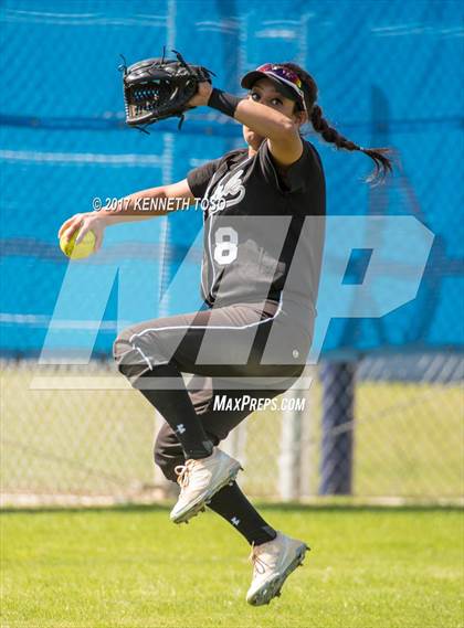 Thumbnail 3 in Cigarroa vs Clark (SAISD Tournament) photogallery.