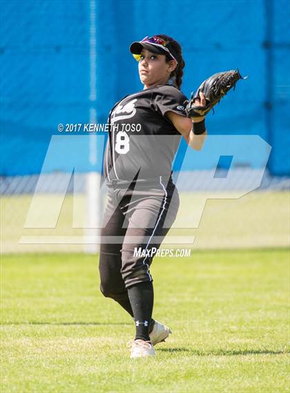 Thumbnail 1 in Cigarroa vs Clark (SAISD Tournament) photogallery.