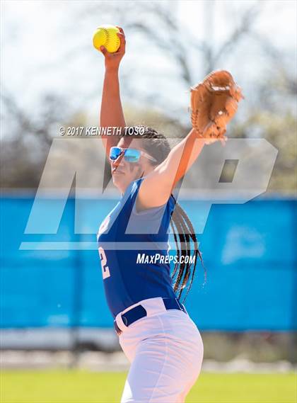 Thumbnail 1 in Cigarroa vs Clark (SAISD Tournament) photogallery.