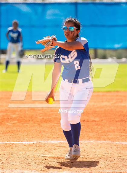 Thumbnail 1 in Cigarroa vs Clark (SAISD Tournament) photogallery.