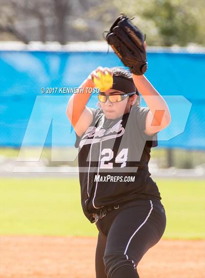 Thumbnail 3 in Cigarroa vs Clark (SAISD Tournament) photogallery.