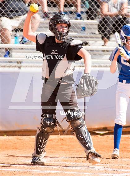 Thumbnail 1 in Cigarroa vs Clark (SAISD Tournament) photogallery.