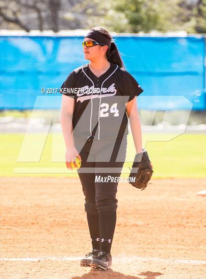Thumbnail 2 in Cigarroa vs Clark (SAISD Tournament) photogallery.