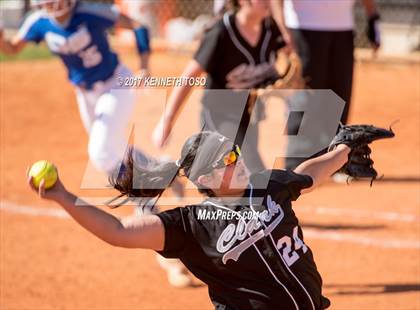 Thumbnail 3 in Cigarroa vs Clark (SAISD Tournament) photogallery.