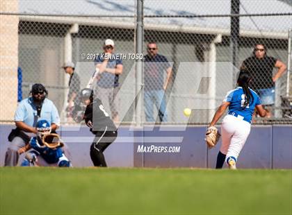 Thumbnail 1 in Cigarroa vs Clark (SAISD Tournament) photogallery.