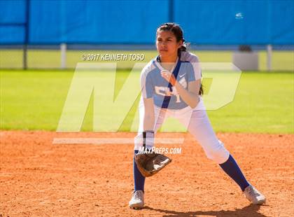 Thumbnail 3 in Cigarroa vs Clark (SAISD Tournament) photogallery.