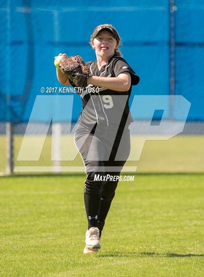 Thumbnail 2 in Cigarroa vs Clark (SAISD Tournament) photogallery.