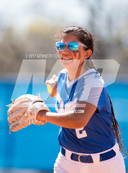 Thumbnail 3 in Cigarroa vs Clark (SAISD Tournament) photogallery.