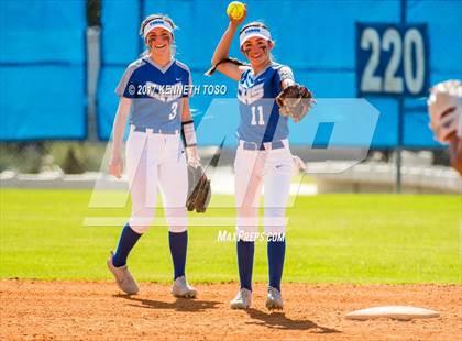 Thumbnail 1 in Cigarroa vs Clark (SAISD Tournament) photogallery.