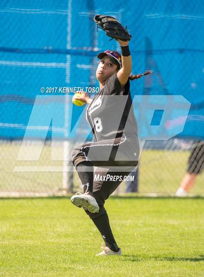 Thumbnail 1 in Cigarroa vs Clark (SAISD Tournament) photogallery.