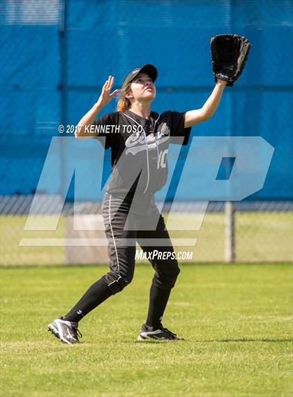 Thumbnail 1 in Cigarroa vs Clark (SAISD Tournament) photogallery.