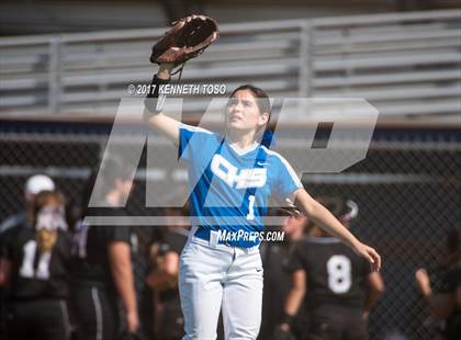 Thumbnail 3 in Cigarroa vs Clark (SAISD Tournament) photogallery.