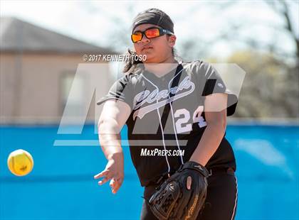 Thumbnail 2 in Cigarroa vs Clark (SAISD Tournament) photogallery.