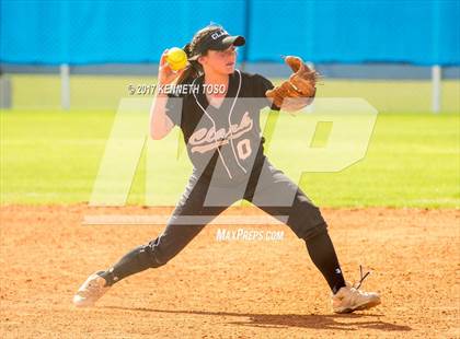Thumbnail 3 in Cigarroa vs Clark (SAISD Tournament) photogallery.