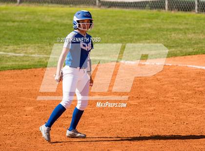 Thumbnail 2 in Cigarroa vs Clark (SAISD Tournament) photogallery.