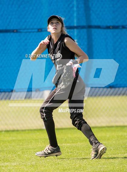 Thumbnail 1 in Cigarroa vs Clark (SAISD Tournament) photogallery.
