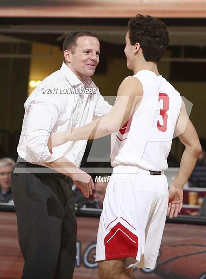 Thumbnail 2 in Albertus Magnus vs Tappan Zee (Section 1 Class A Semifinal) photogallery.
