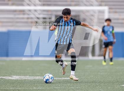 Thumbnail 1 in St. Pius X Catholic vs. Johnson (GHSA 5A Championship) photogallery.