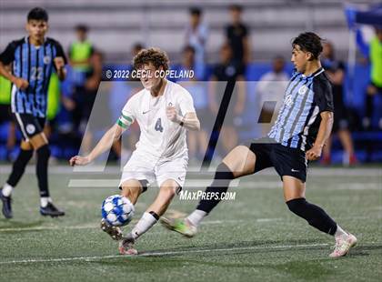 Thumbnail 2 in St. Pius X Catholic vs. Johnson (GHSA 5A Championship) photogallery.