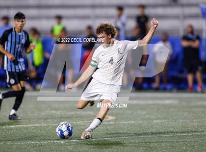 Thumbnail 2 in St. Pius X Catholic vs. Johnson (GHSA 5A Championship) photogallery.