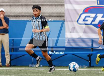 Thumbnail 3 in St. Pius X Catholic vs. Johnson (GHSA 5A Championship) photogallery.