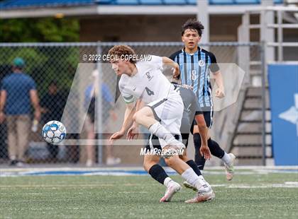 Thumbnail 1 in St. Pius X Catholic vs. Johnson (GHSA 5A Championship) photogallery.