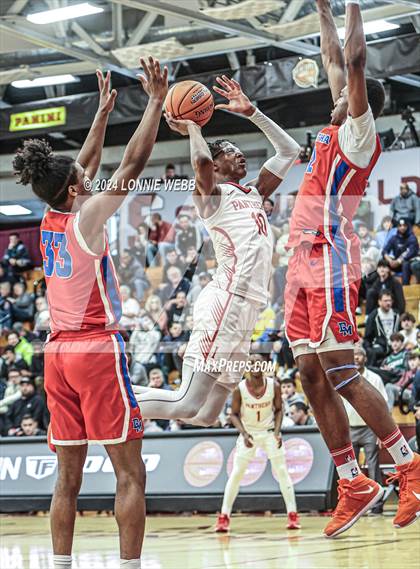 Thumbnail 2 in Imhotep Charter vs. DeMatha (Spalding Hoophall Classic) photogallery.
