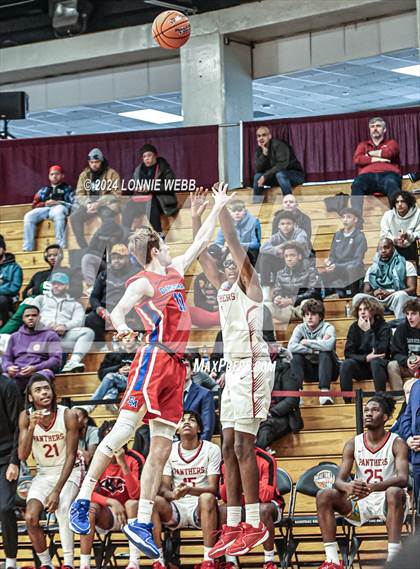 Thumbnail 1 in Imhotep Charter vs. DeMatha (Spalding Hoophall Classic) photogallery.
