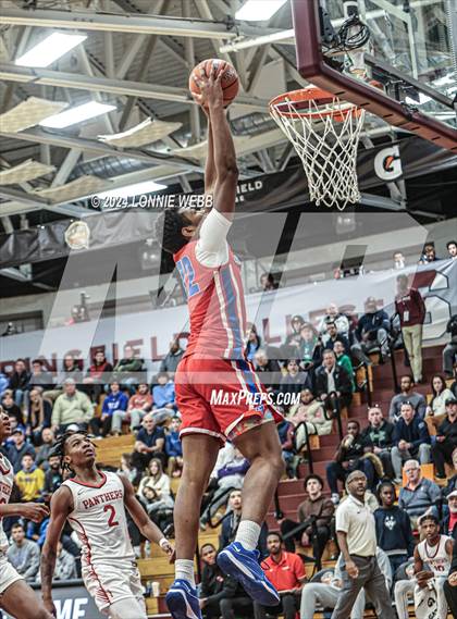 Thumbnail 3 in Imhotep Charter vs. DeMatha (Spalding Hoophall Classic) photogallery.