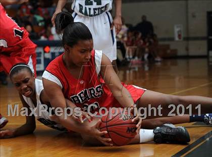 Thumbnail 3 in New Bern @ Southeast Raleigh (Sectional Semifinals) photogallery.
