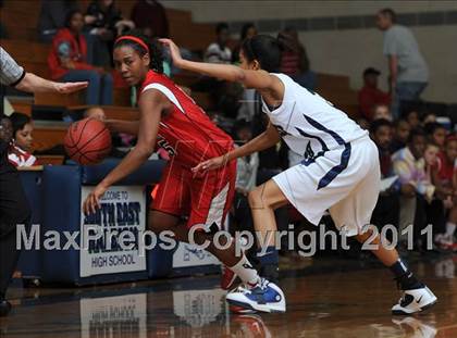 Thumbnail 3 in New Bern @ Southeast Raleigh (Sectional Semifinals) photogallery.