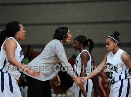 Thumbnail 2 in New Bern @ Southeast Raleigh (Sectional Semifinals) photogallery.