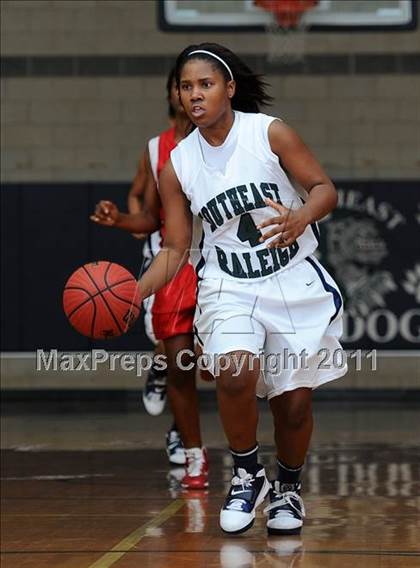 Thumbnail 2 in New Bern @ Southeast Raleigh (Sectional Semifinals) photogallery.