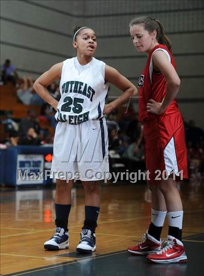 Thumbnail 1 in New Bern @ Southeast Raleigh (Sectional Semifinals) photogallery.