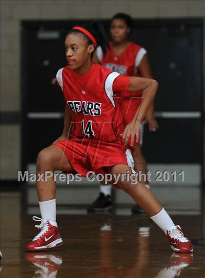 Thumbnail 1 in New Bern @ Southeast Raleigh (Sectional Semifinals) photogallery.