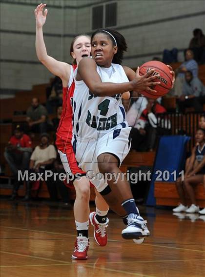 Thumbnail 3 in New Bern @ Southeast Raleigh (Sectional Semifinals) photogallery.