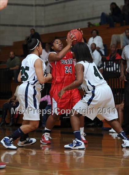Thumbnail 1 in New Bern @ Southeast Raleigh (Sectional Semifinals) photogallery.