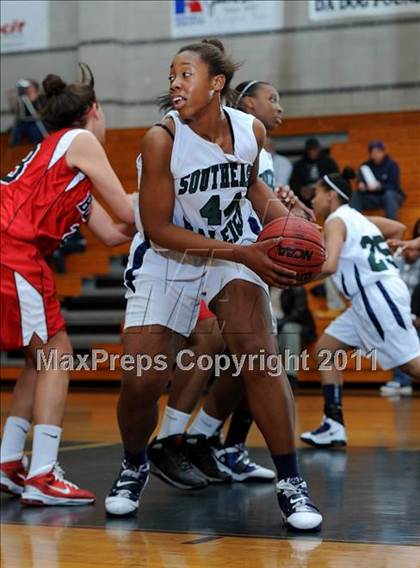 Thumbnail 1 in New Bern @ Southeast Raleigh (Sectional Semifinals) photogallery.