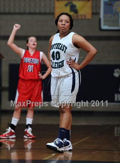 Thumbnail 3 in New Bern @ Southeast Raleigh (Sectional Semifinals) photogallery.