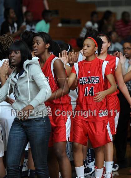 Thumbnail 2 in New Bern @ Southeast Raleigh (Sectional Semifinals) photogallery.
