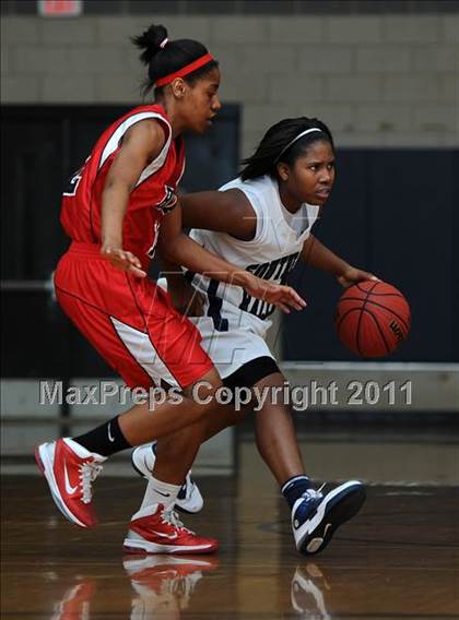 Thumbnail 2 in New Bern @ Southeast Raleigh (Sectional Semifinals) photogallery.