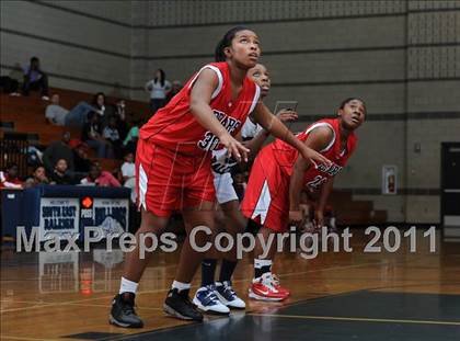 Thumbnail 1 in New Bern @ Southeast Raleigh (Sectional Semifinals) photogallery.