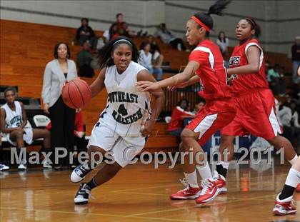 Thumbnail 3 in New Bern @ Southeast Raleigh (Sectional Semifinals) photogallery.