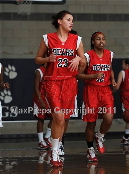 Thumbnail 3 in New Bern @ Southeast Raleigh (Sectional Semifinals) photogallery.