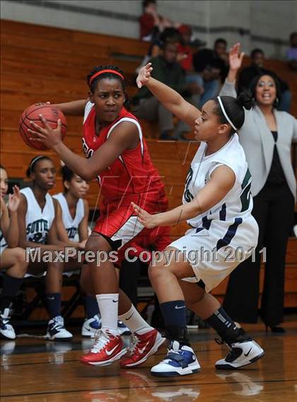 Thumbnail 3 in New Bern @ Southeast Raleigh (Sectional Semifinals) photogallery.