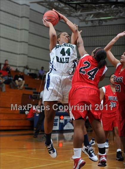 Thumbnail 1 in New Bern @ Southeast Raleigh (Sectional Semifinals) photogallery.