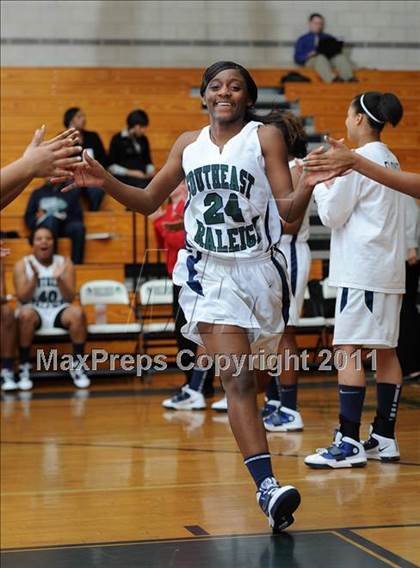 Thumbnail 1 in New Bern @ Southeast Raleigh (Sectional Semifinals) photogallery.